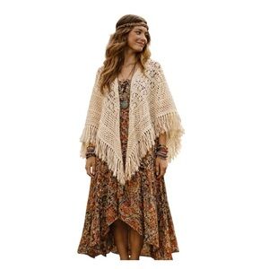 Vintage Cream Hand Crocheted Shawl Fringe Boho Festival 70s Style Wrap Hippie
